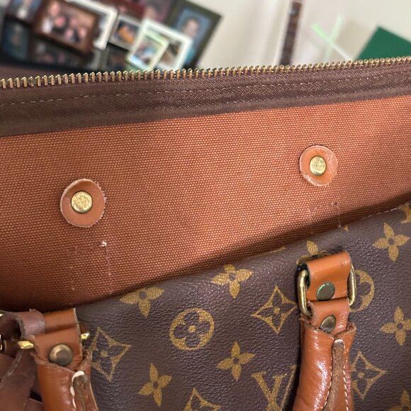 Louis Vuitton Classic Keepall 60 VINTAGE Bag - Picture 10 of 16